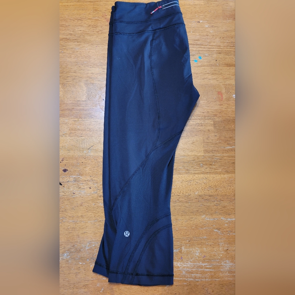 Lululemon capri leggings zipper back black